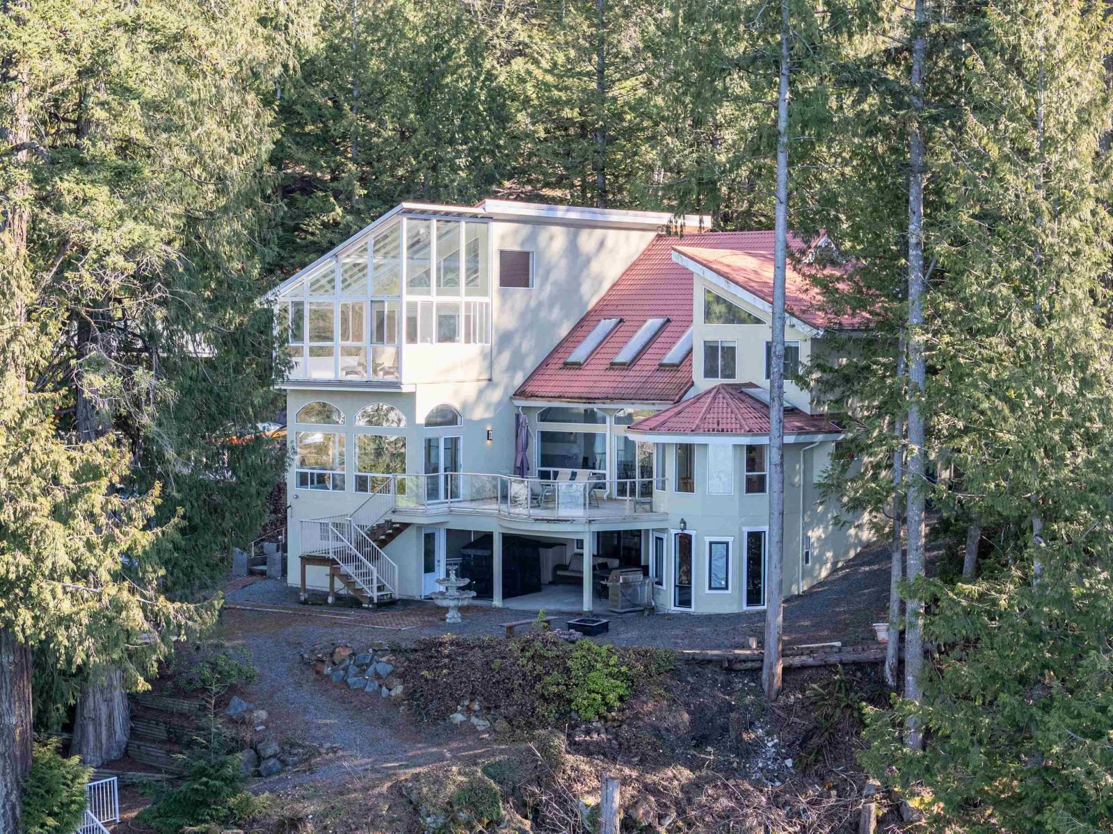 7209 Rockwell Drive, Harrison Hot Springs, British Columbia  V0M 1A0 - Photo 1 - R2860623