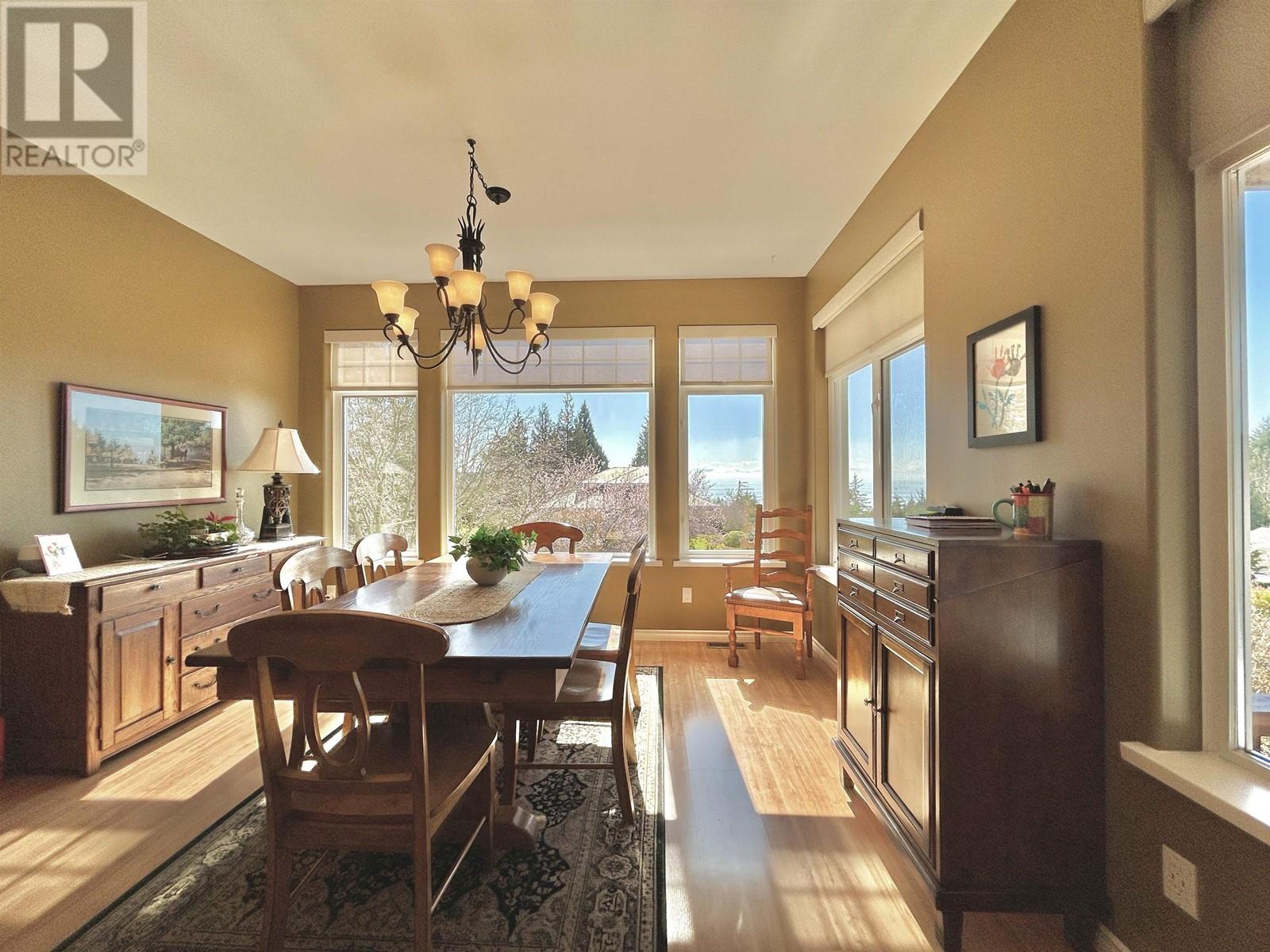 1500 Vernon Drive, Gibsons, British Columbia  V0N 1V5 - Photo 9 - R2862176