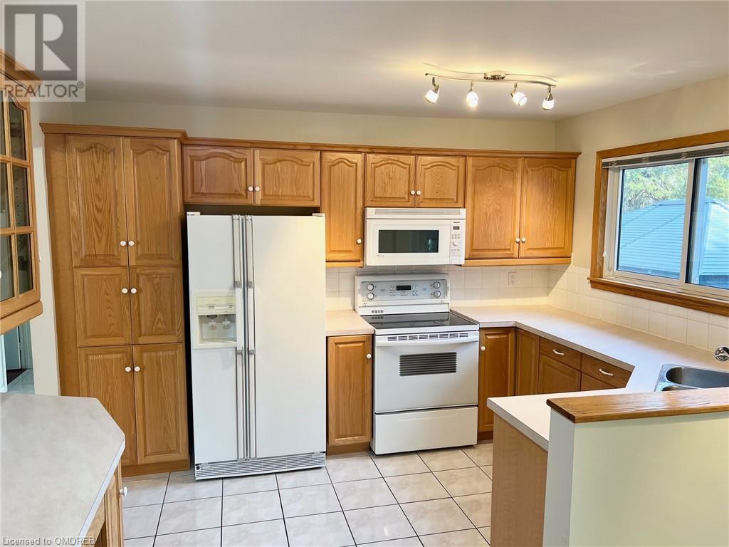 2118 Linmouth Terrace, Burlington, Ontario  L7P 1Y6 - Photo 3 - 40560659