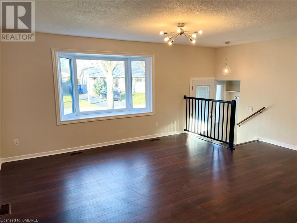 2118 Linmouth Terrace, Burlington, Ontario  L7P 1Y6 - Photo 5 - 40560659