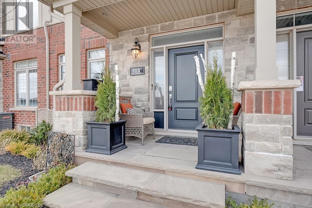 3132 Postridge Drive, Oakville, Ontario  L6H 0P9 - Photo 2 - 40560125