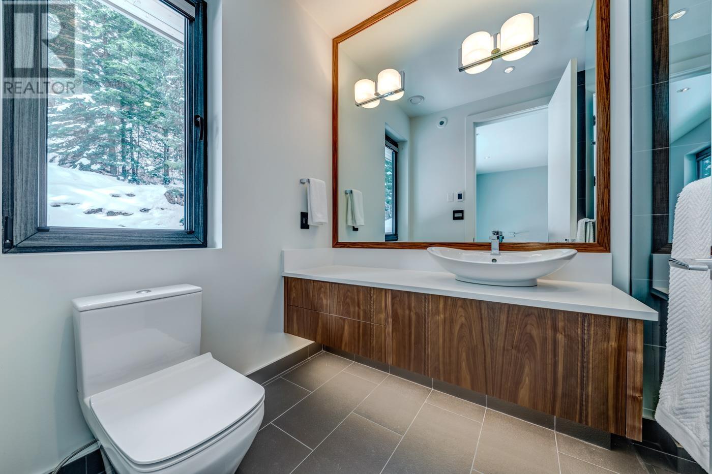 3418 Blueberry Drive, Whistler, British Columbia  V8E 0B9 - Photo 25 - R2860358