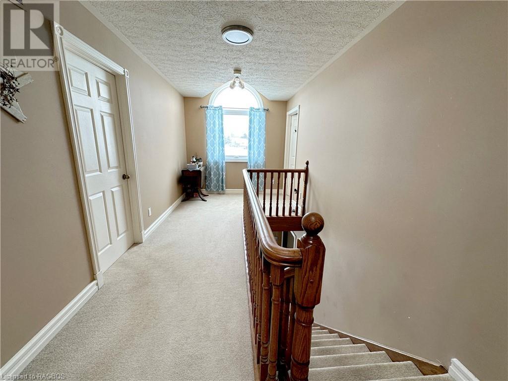 690 17th St Crescent, Hanover, Ontario  N4N 3S7 - Photo 9 - 40555731