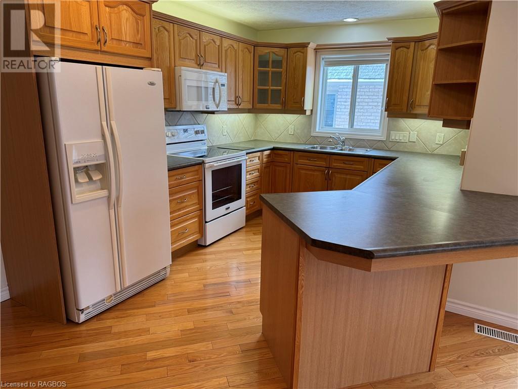 870 Highland Street, Port Elgin, Ontario  N0H 2C2 - Photo 4 - 40556242