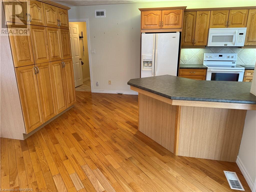 870 Highland Street, Port Elgin, Ontario  N0H 2C2 - Photo 7 - 40556242