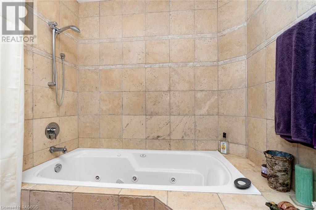 32 Pine Forest Drive, Sauble Beach, Ontario  N0H 1P0 - Photo 10 - 40550891