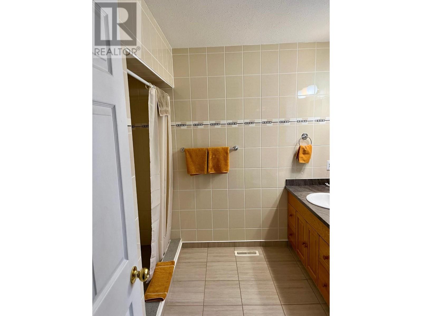 324 Basalt Drive, Logan Lake, British Columbia  V0K 1W0 - Photo 23 - 177382