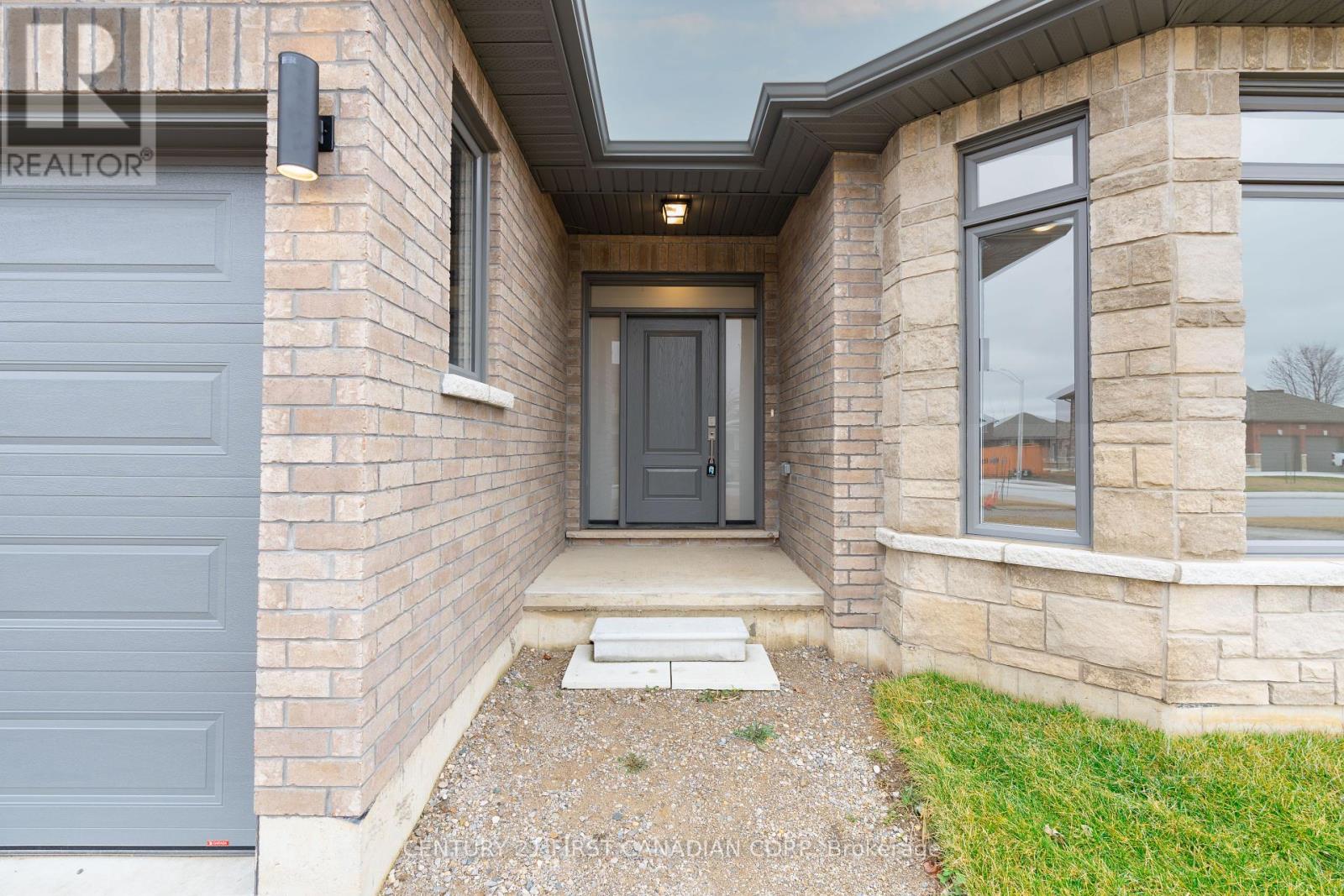 242 Leitch St, Dutton/dunwich, Ontario  N0L 1J0 - Photo 3 - X8167524