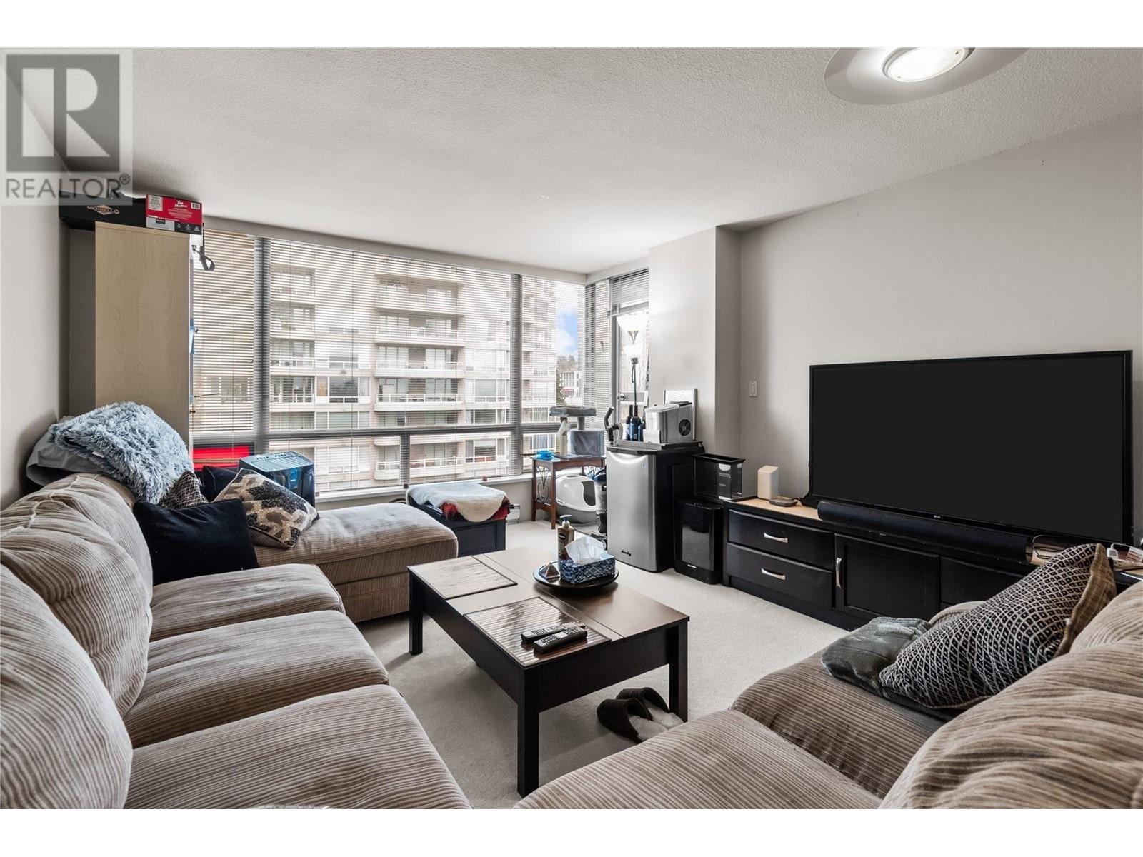 1002 9623 Manchester Drive, Burnaby, British Columbia  V3N 4Y8 - Photo 2 - R2862301