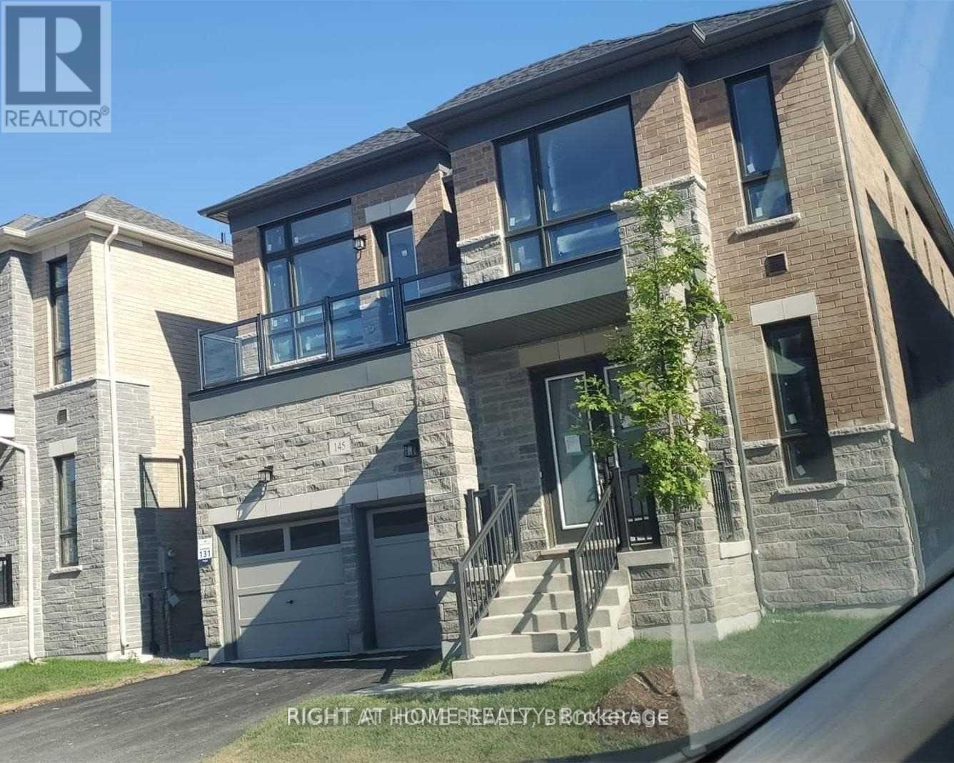 <h3>$2,200<small> Monthly</small></h3><p>145 Pine Hill Cres, Aurora, Ontario</p>