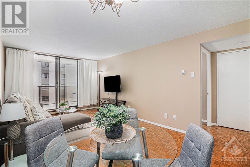 475 LAURIER AVENUE W UNIT#1204 Ottawa