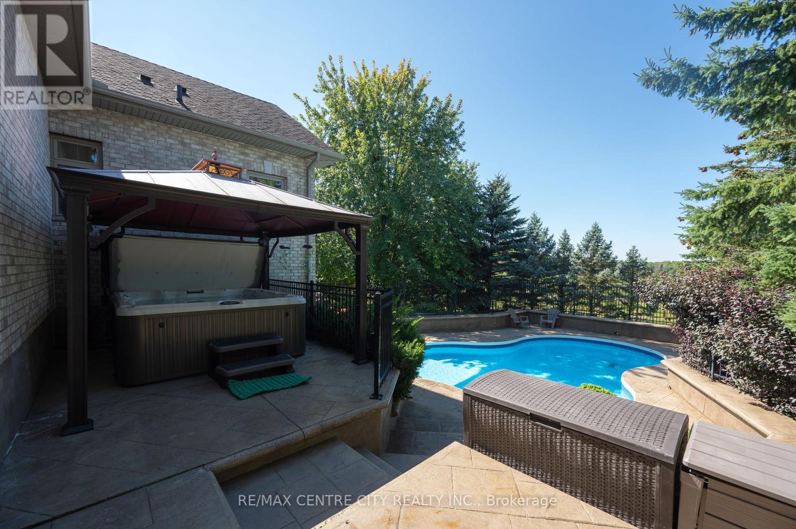 1619 Westdel Bourne Rd S, London, Ontario  N6K 4R1 - Photo 37 - X8168442