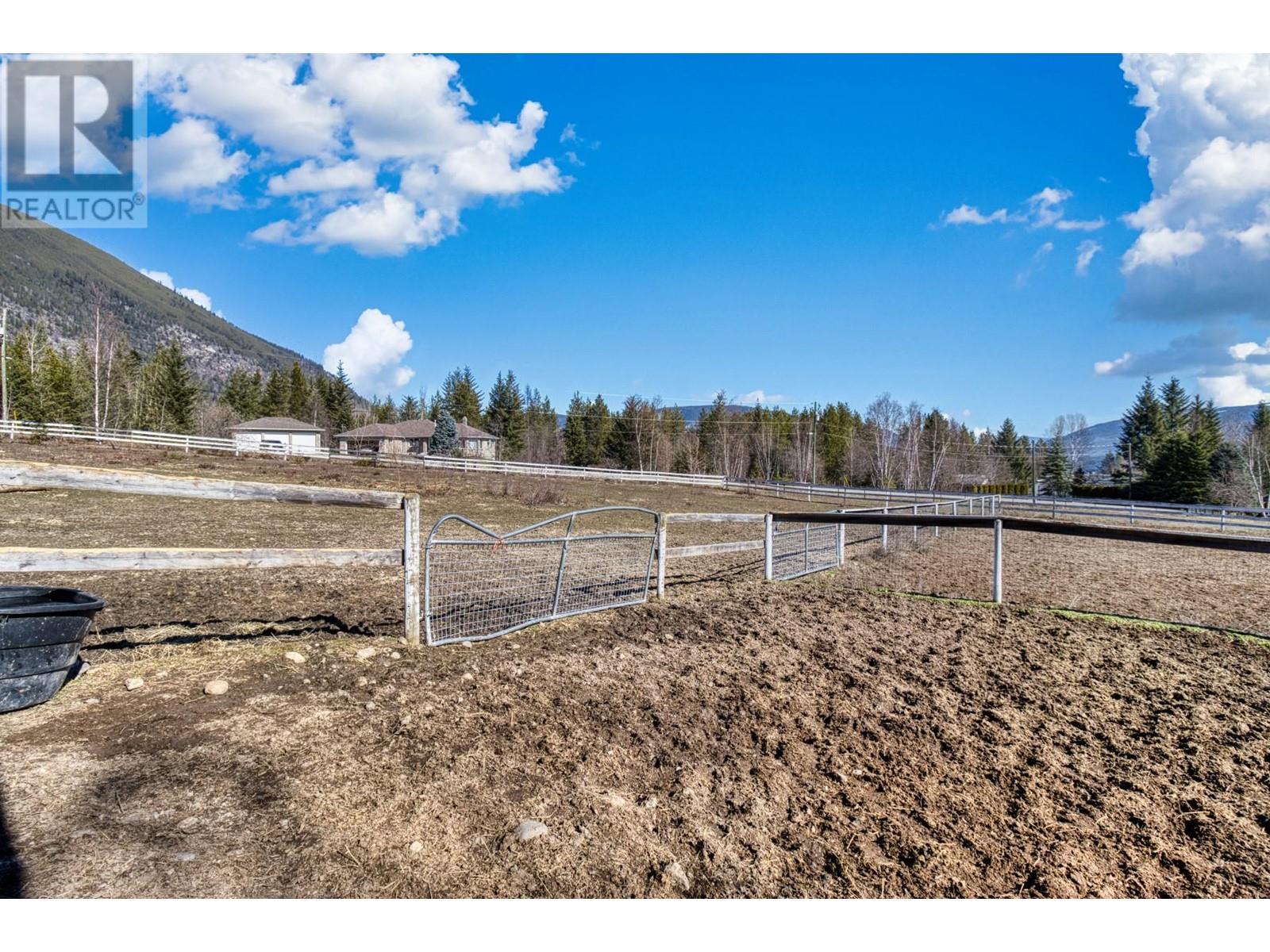 3400 60 Street Nw, Salmon Arm, British Columbia  V1E 3A8 - Photo 79 - 10306786