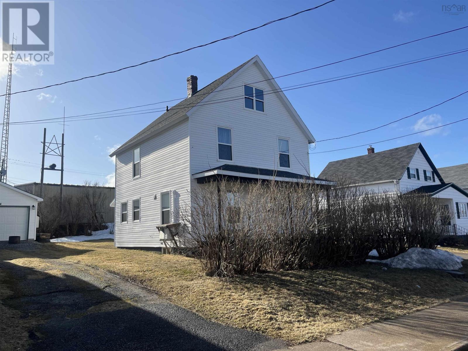 7 Cottage Street, Sydney Mines, Nova Scotia  B1V 2N3 - Photo 1 - 202405307