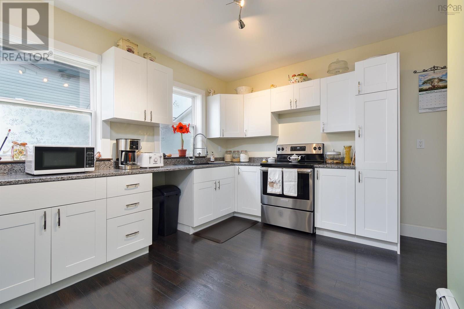 7 Cottage Street, Sydney Mines, Nova Scotia  B1V 2N3 - Photo 13 - 202405307