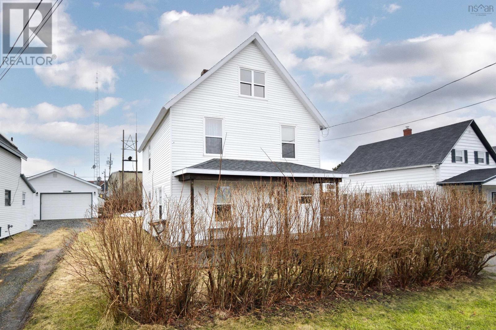 7 Cottage Street, Sydney Mines, Nova Scotia  B1V 2N3 - Photo 2 - 202405307