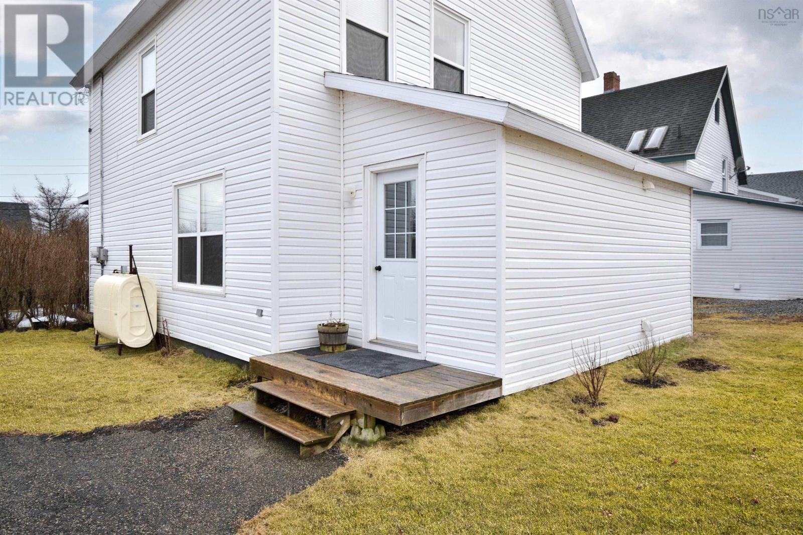 7 Cottage Street, Sydney Mines, Nova Scotia  B1V 2N3 - Photo 4 - 202405307