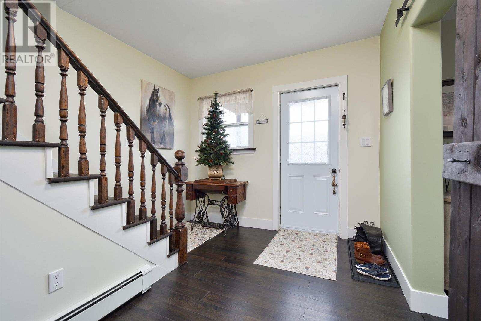 7 Cottage Street, Sydney Mines, Nova Scotia  B1V 2N3 - Photo 6 - 202405307