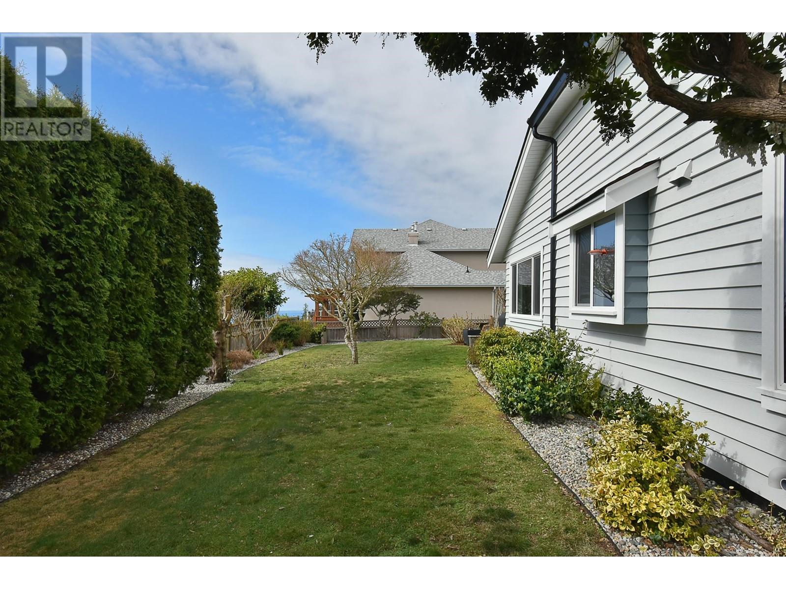 4883 Bluegrouse Drive, Sechelt, British Columbia  V7Z 0G4 - Photo 23 - R2862406