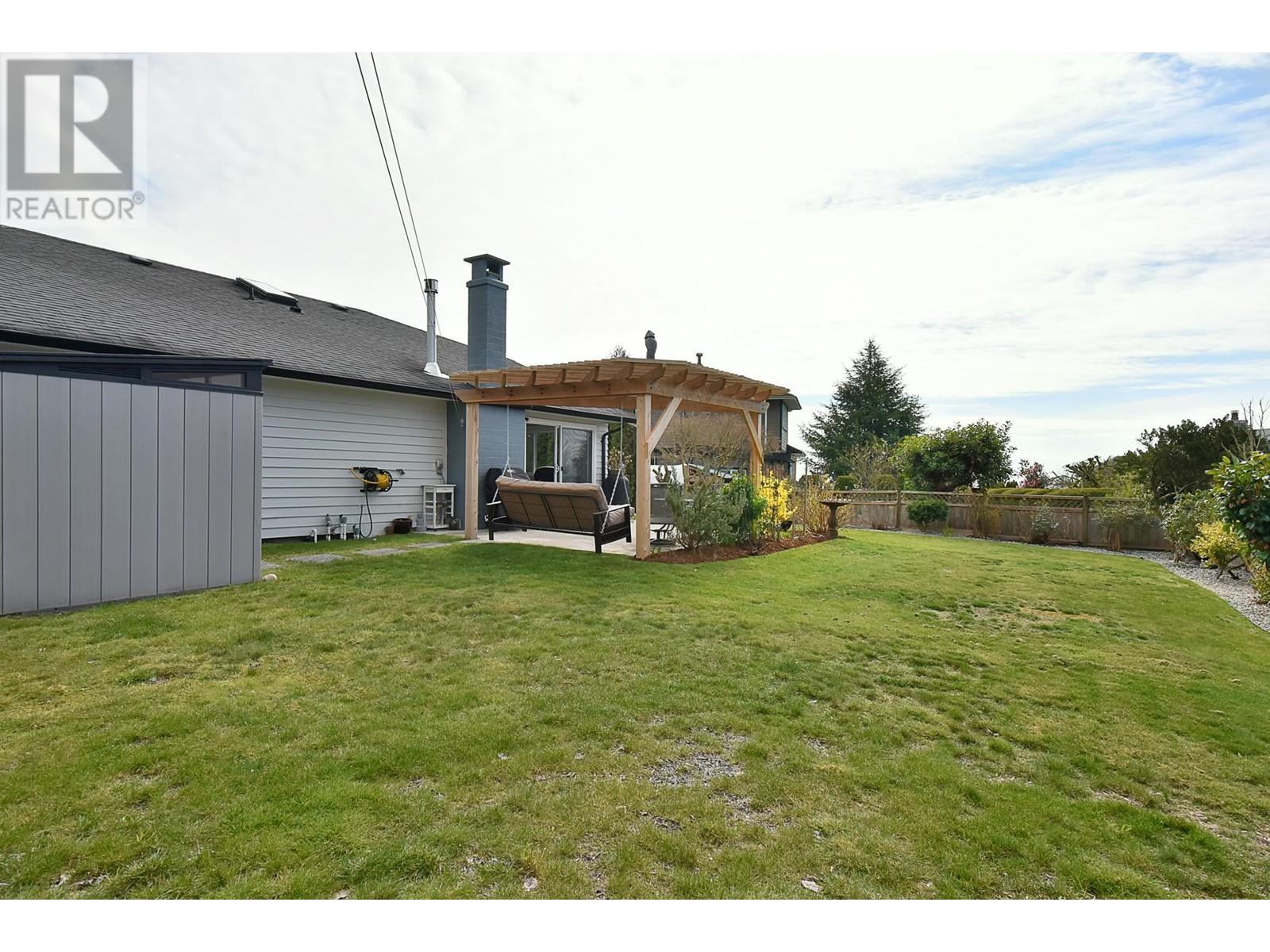4883 Bluegrouse Drive, Sechelt, British Columbia  V7Z 0G4 - Photo 24 - R2862406