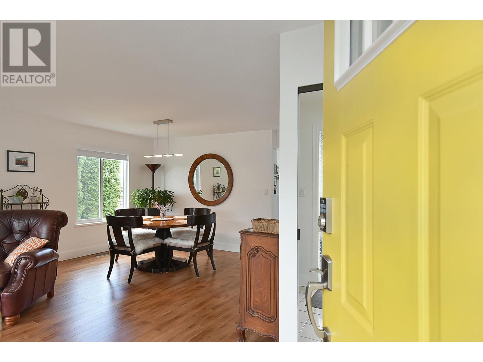 4883 Bluegrouse Drive, Sechelt, British Columbia  V7Z 0G4 - Photo 3 - R2862406