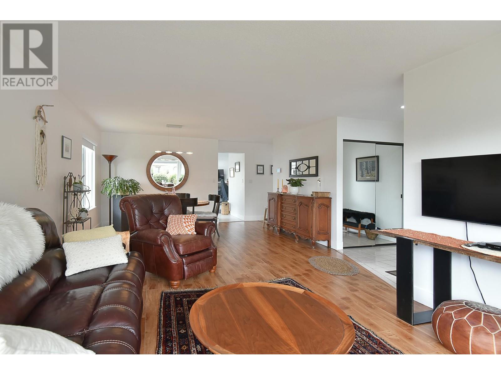 4883 Bluegrouse Drive, Sechelt, British Columbia  V7Z 0G4 - Photo 5 - R2862406