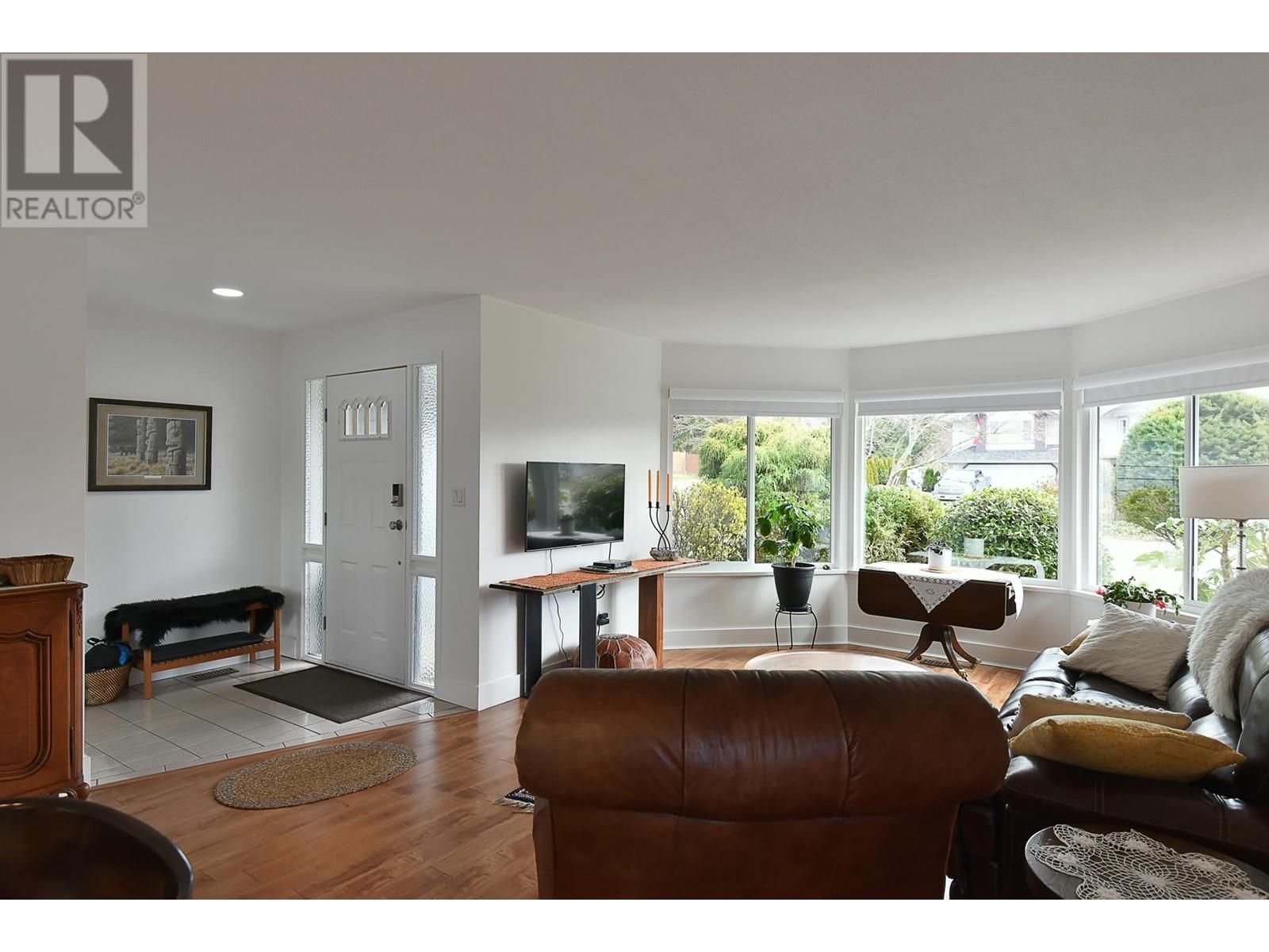4883 Bluegrouse Drive, Sechelt, British Columbia  V7Z 0G4 - Photo 6 - R2862406
