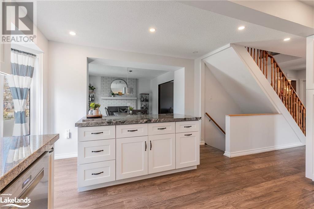 912 Sloan Circle Drive, Innisfil, Ontario  L0L 1K0 - Photo 9 - 40545184