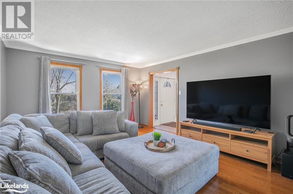 912 Sloan Circle Drive, Innisfil, Ontario  L0L 1K0 - Photo 5 - 40545184