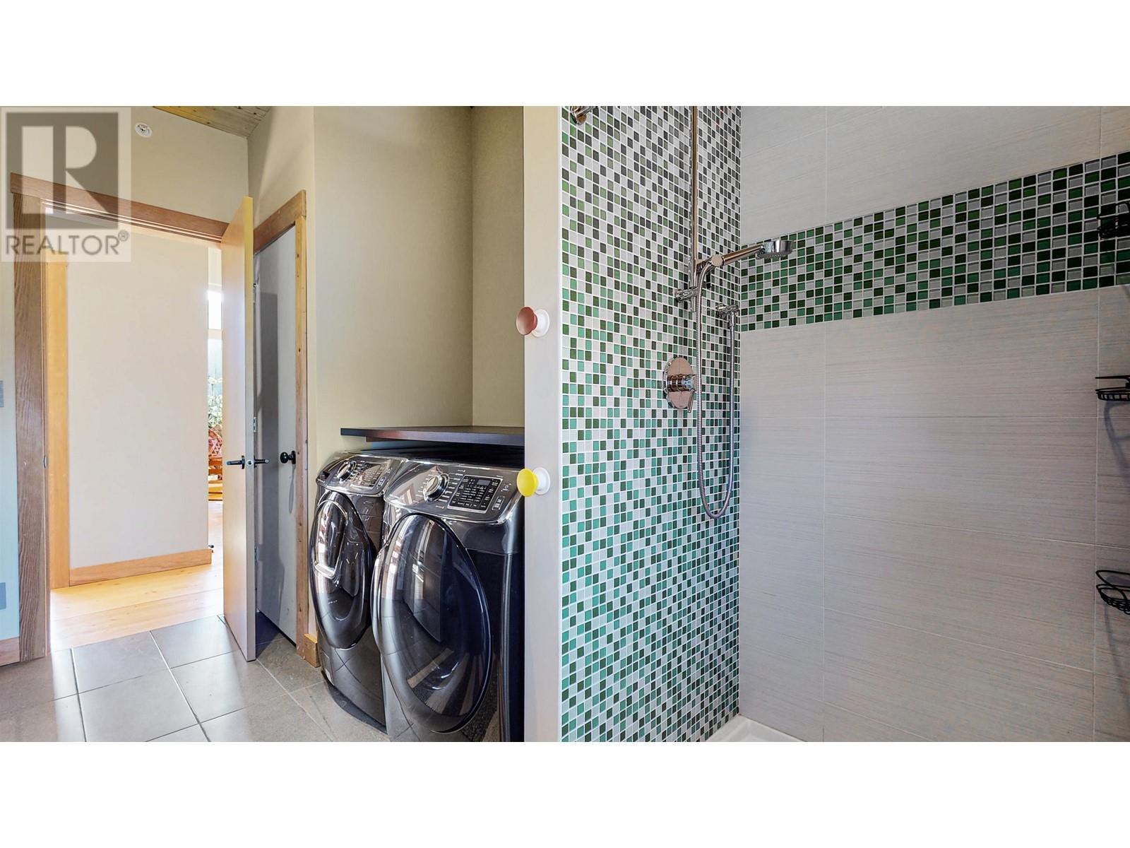 1380 Collins Road, Pemberton, British Columbia  V0N 2L0 - Photo 15 - R2862433