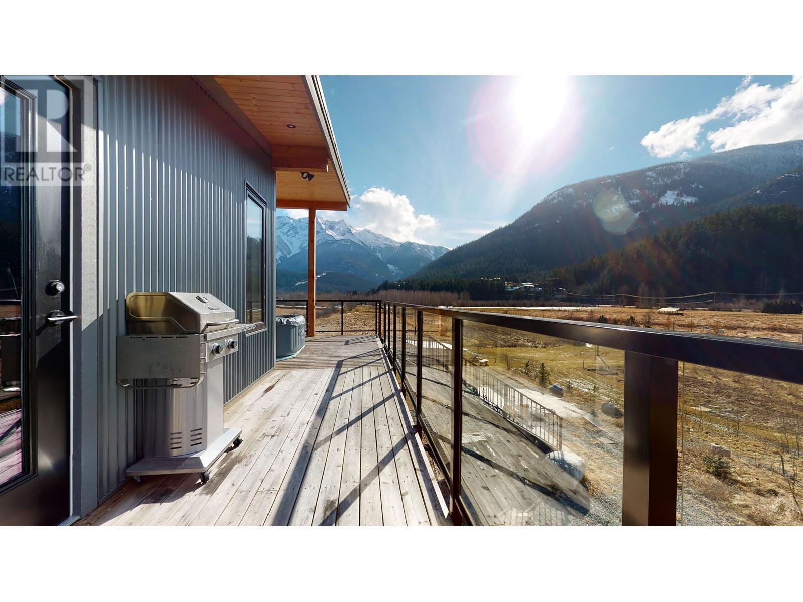 1380 Collins Road, Pemberton, British Columbia  V0N 2L0 - Photo 30 - R2862433