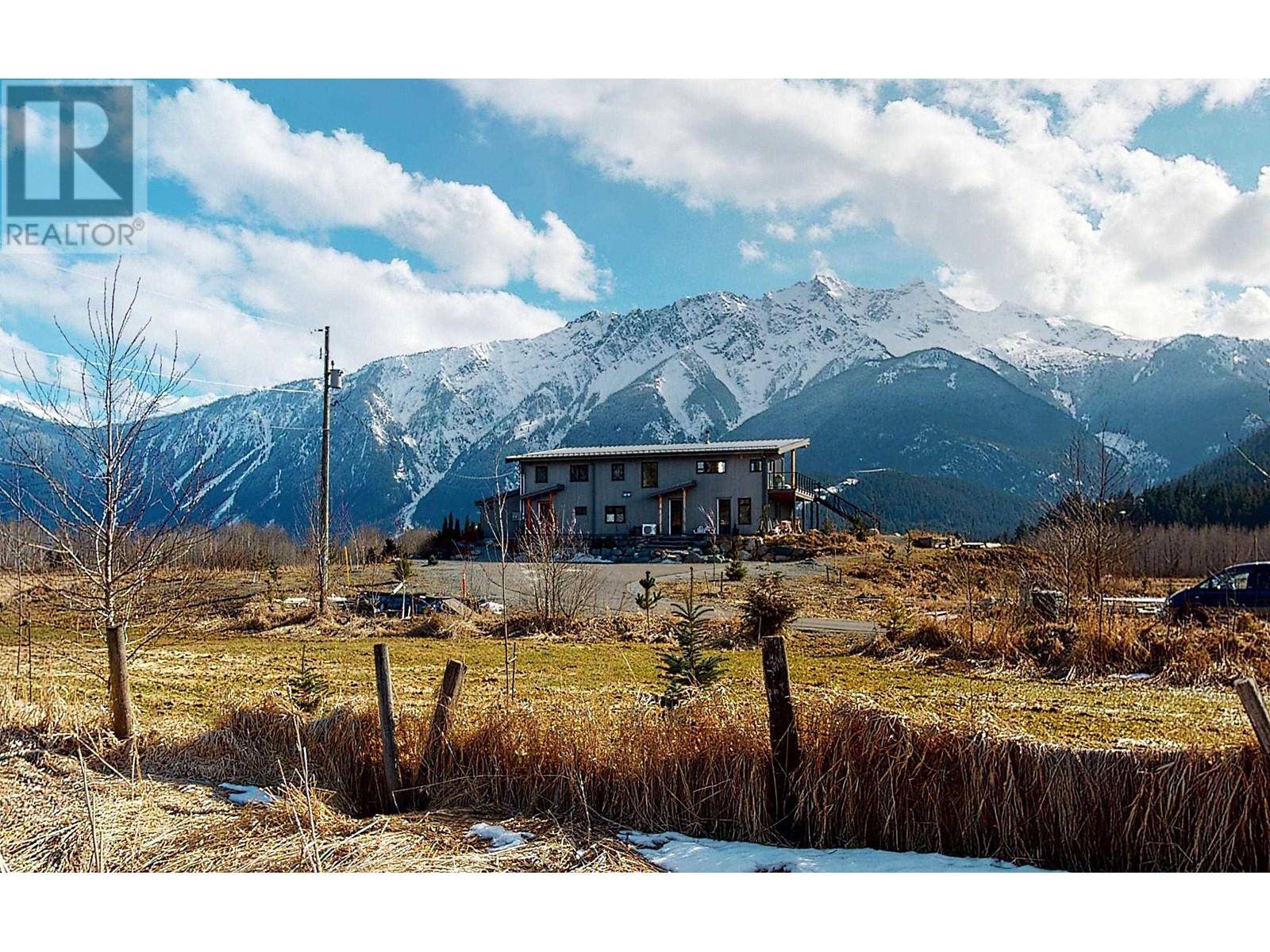 1380 Collins Road, Pemberton, British Columbia  V0N 2L0 - Photo 34 - R2862433