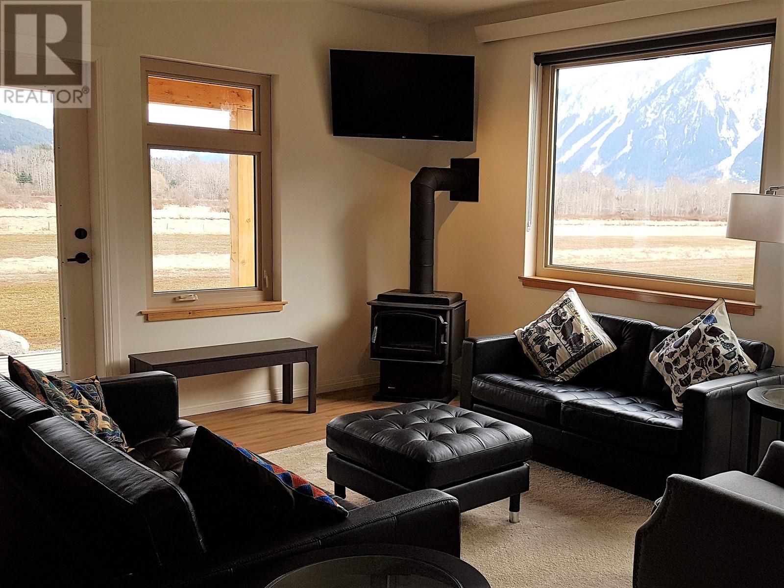 1380 Collins Road, Pemberton, British Columbia  V0N 2L0 - Photo 35 - R2862433