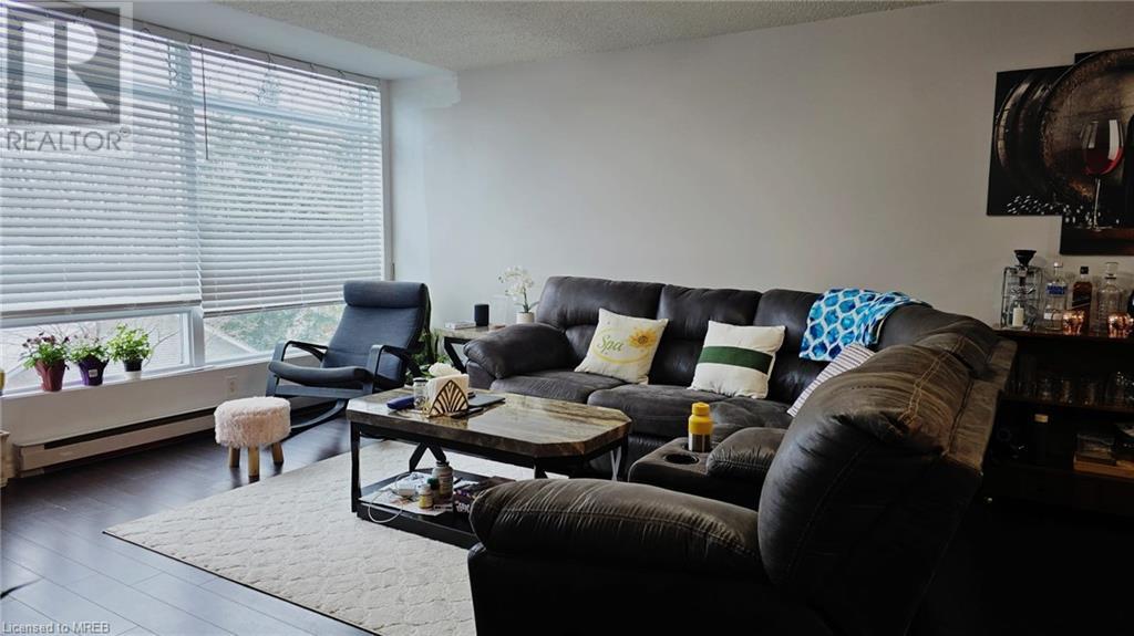 45 Pond Mills Road Unit# 302, London, Ontario  N5Z 4W5 - Photo 3 - 40554526