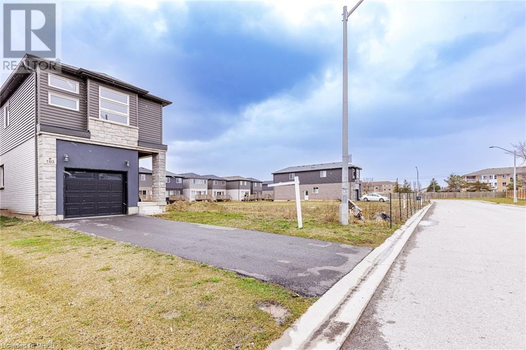 193 Iva Street, Welland, Ontario  L3B 0H8 - Photo 3 - 40554731
