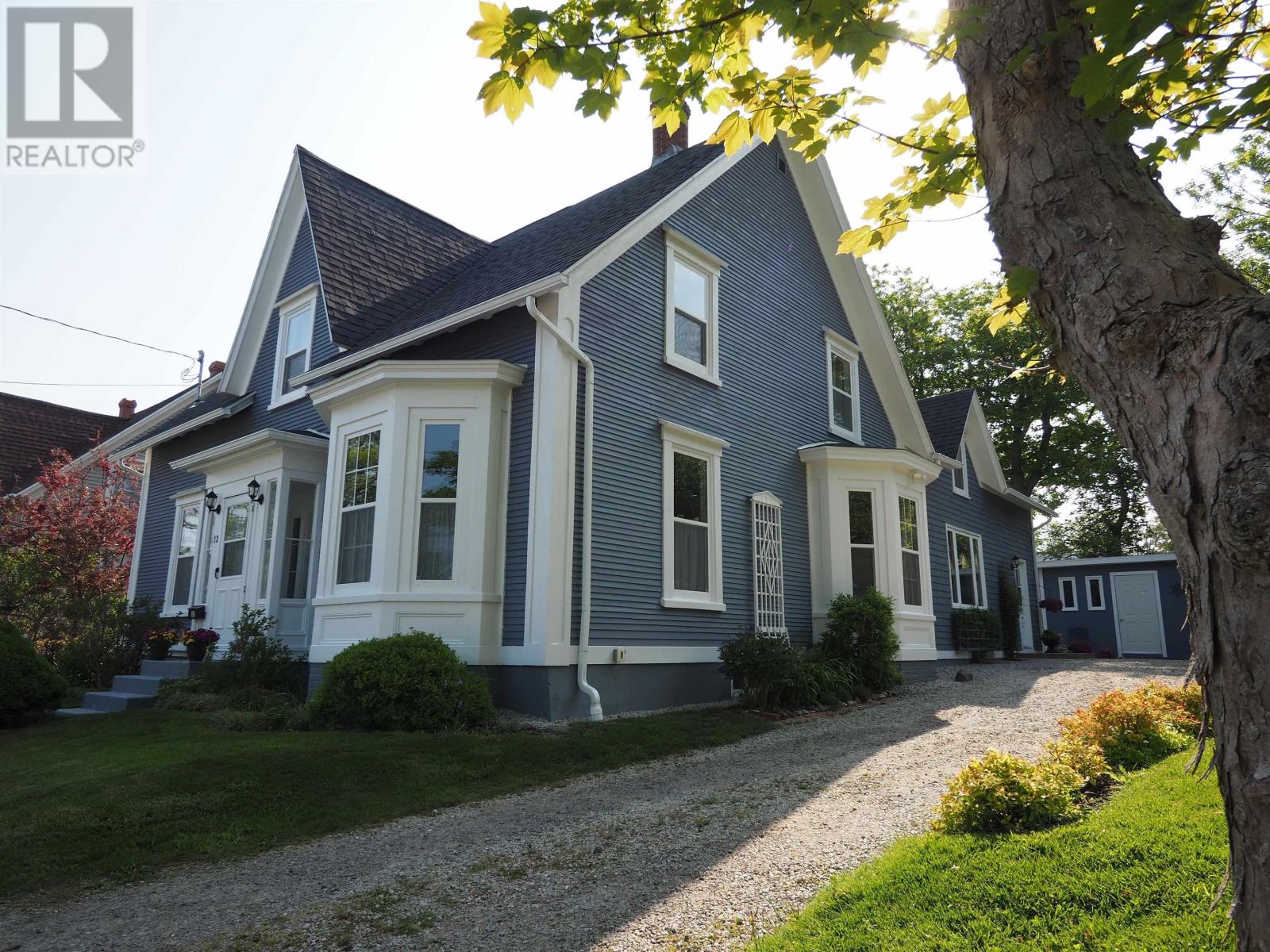 12 Whipple Street, Yarmouth, Nova Scotia  B5A 1W4 - Photo 4 - 202405323