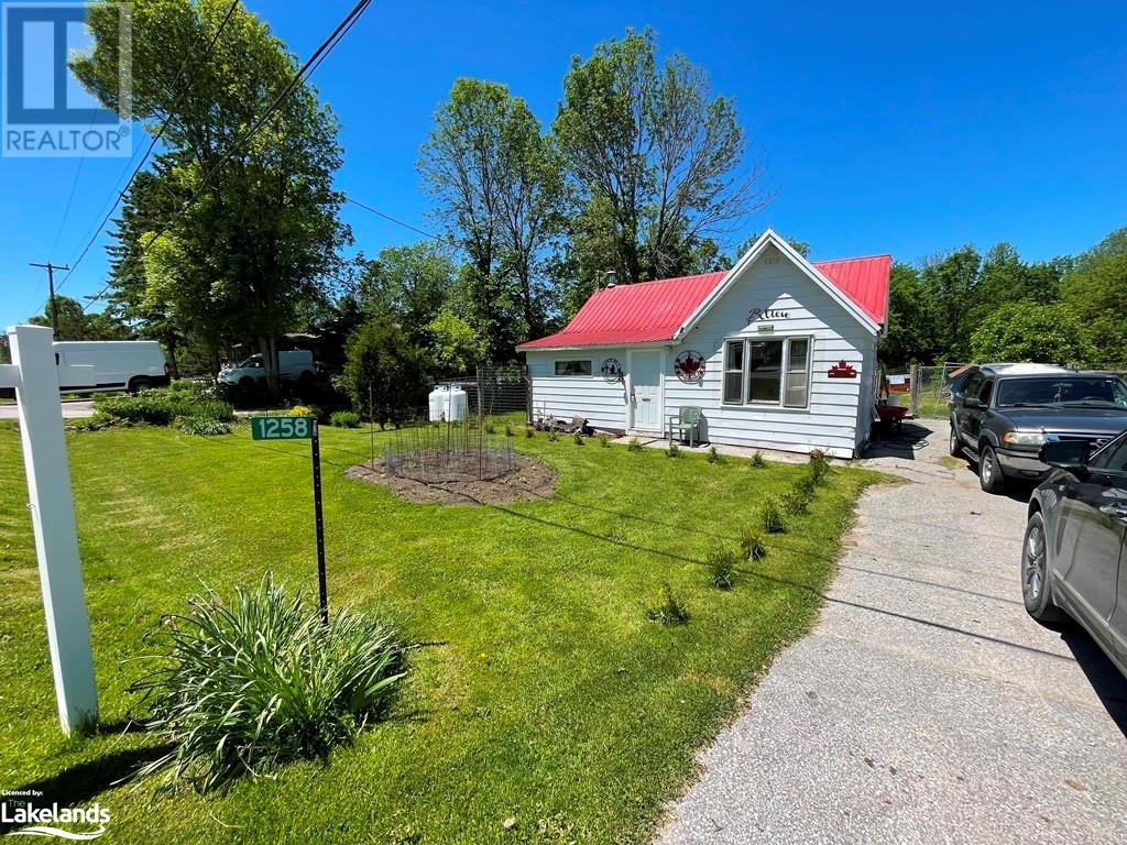 1258 Upper Big Chute Road, Coldwater, Ontario  L0K 1E0 - Photo 1 - 40560725