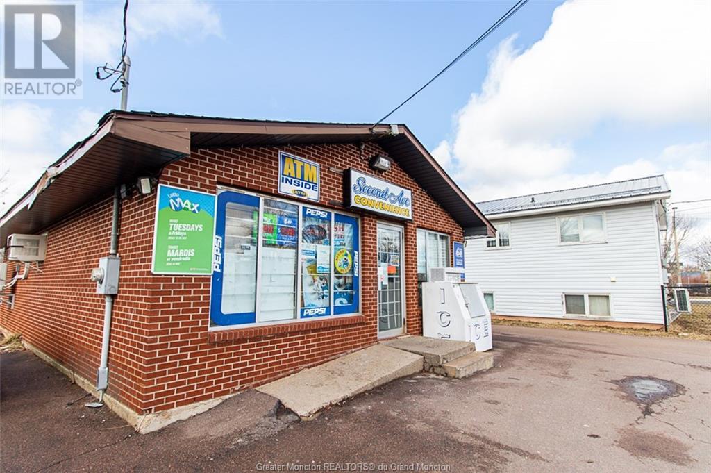 126 Second Ave, Moncton, New Brunswick  E1C 7Y2 - Photo 2 - M158000