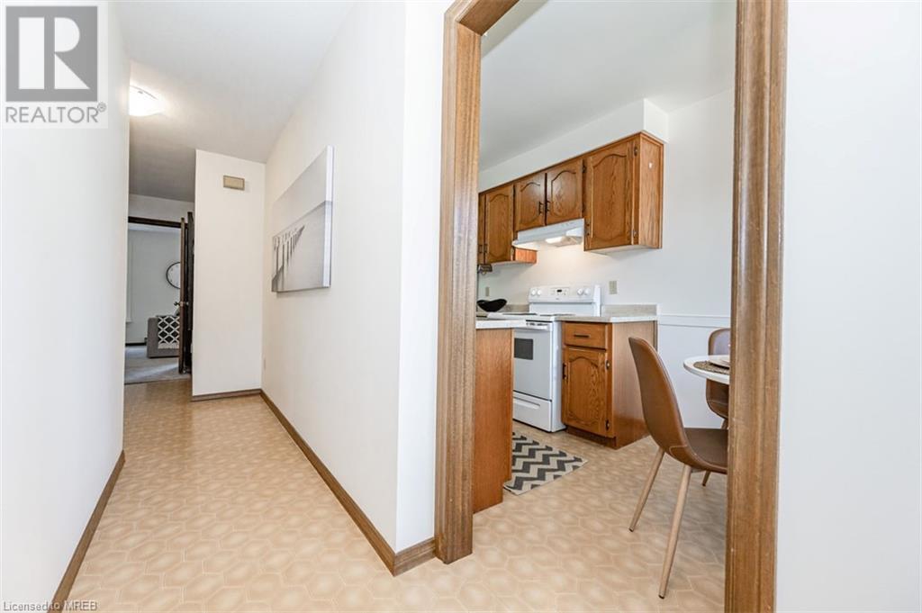 54 Koch Drive, Guelph, Ontario  N1G 4G7 - Photo 3 - 40560907