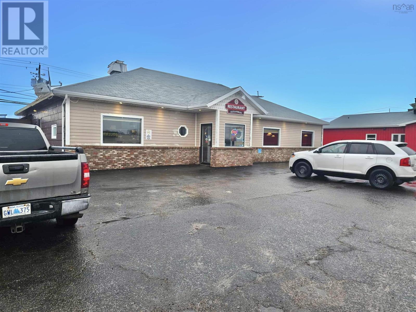 6 Sterling Road, Glace Bay, Nova Scotia  B1A 3X3 - Photo 3 - 202405363