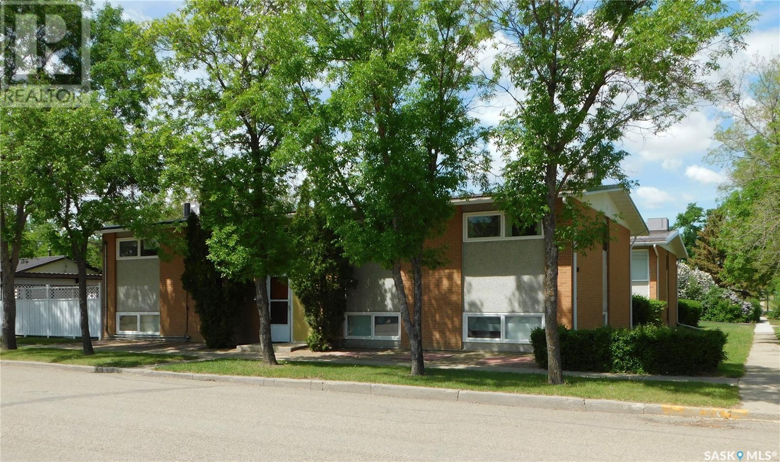 301 - 309 3rd Avenue W, Assiniboia, Saskatchewan  S0H 0B0 - Photo 10 - SK962981