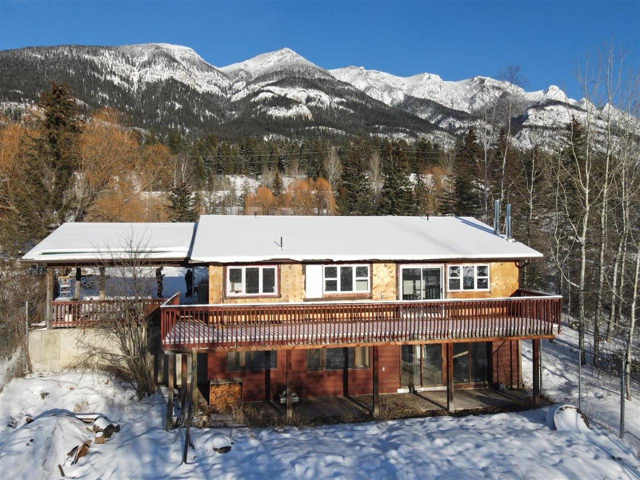2755 Highway 95, Brisco, British Columbia  V0A 1B0 - Photo 3 - 2475672