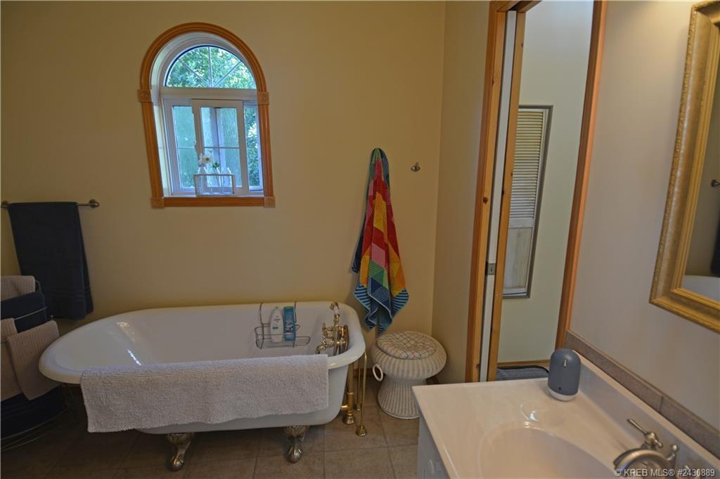 2273 Bealby Road, Nelson, British Columbia  V1L 6W2 - Photo 19 - 2475667