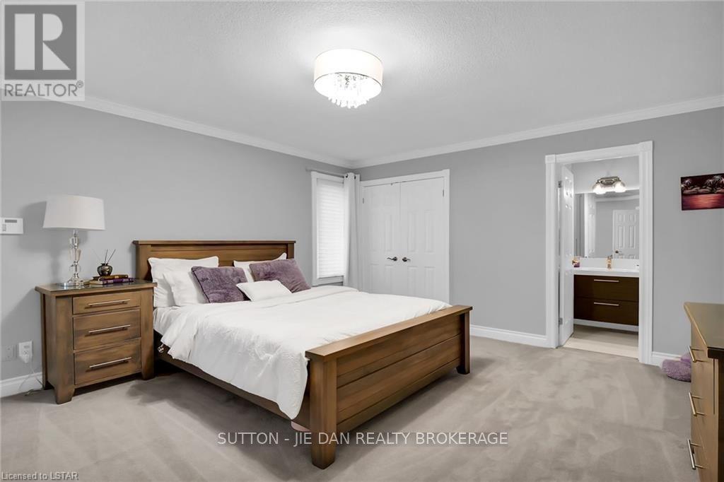 2025 Ashgrove Crt, London, Ontario  N6K 4S2 - Photo 23 - X8170448
