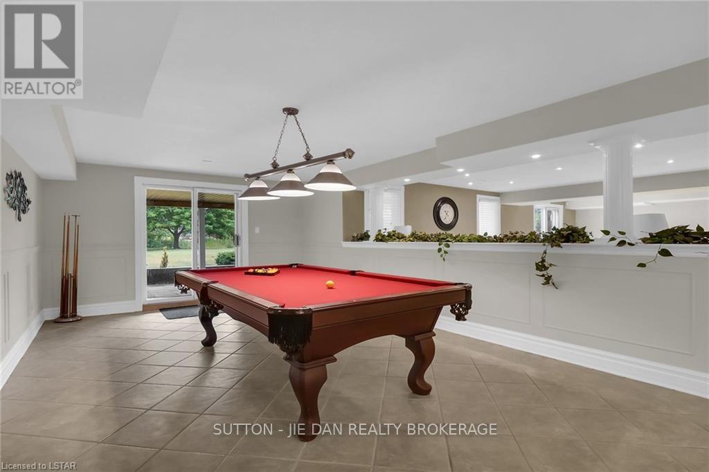 2025 Ashgrove Crt, London, Ontario  N6K 4S2 - Photo 35 - X8170448