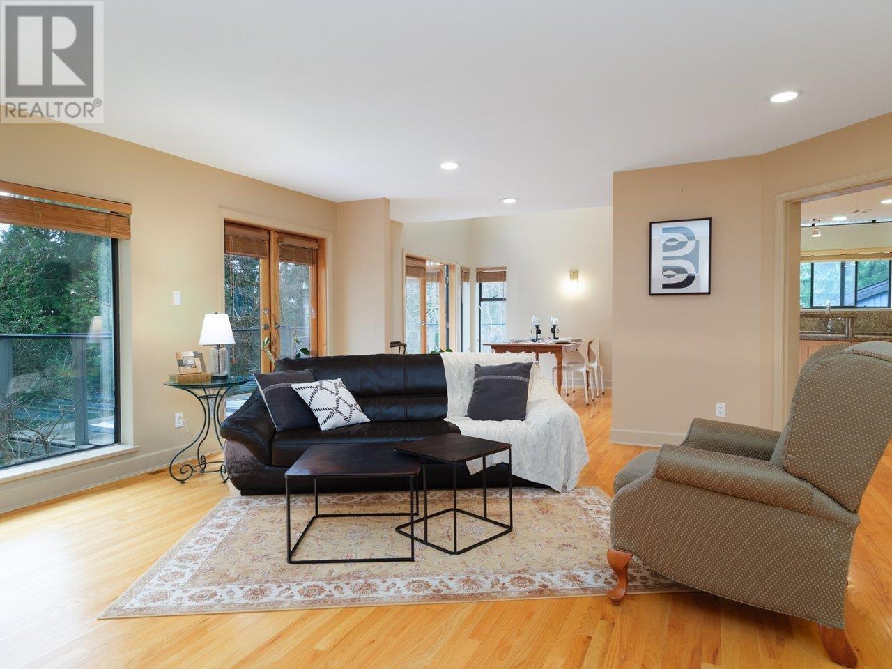 5615 Eagle Court, North Vancouver, British Columbia  V7R 4V4 - Photo 11 - R2862488