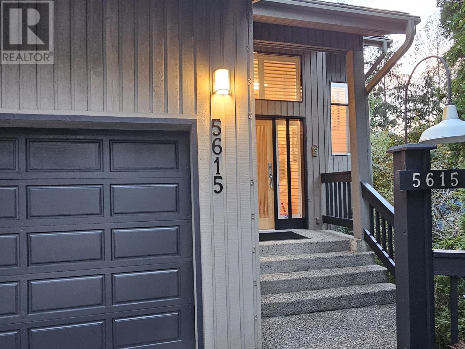 5615 Eagle Court, North Vancouver, British Columbia  V7R 4V4 - Photo 3 - R2862488