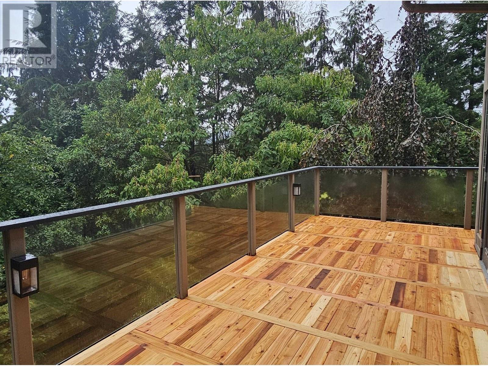 5615 Eagle Court, North Vancouver, British Columbia  V7R 4V4 - Photo 4 - R2862488