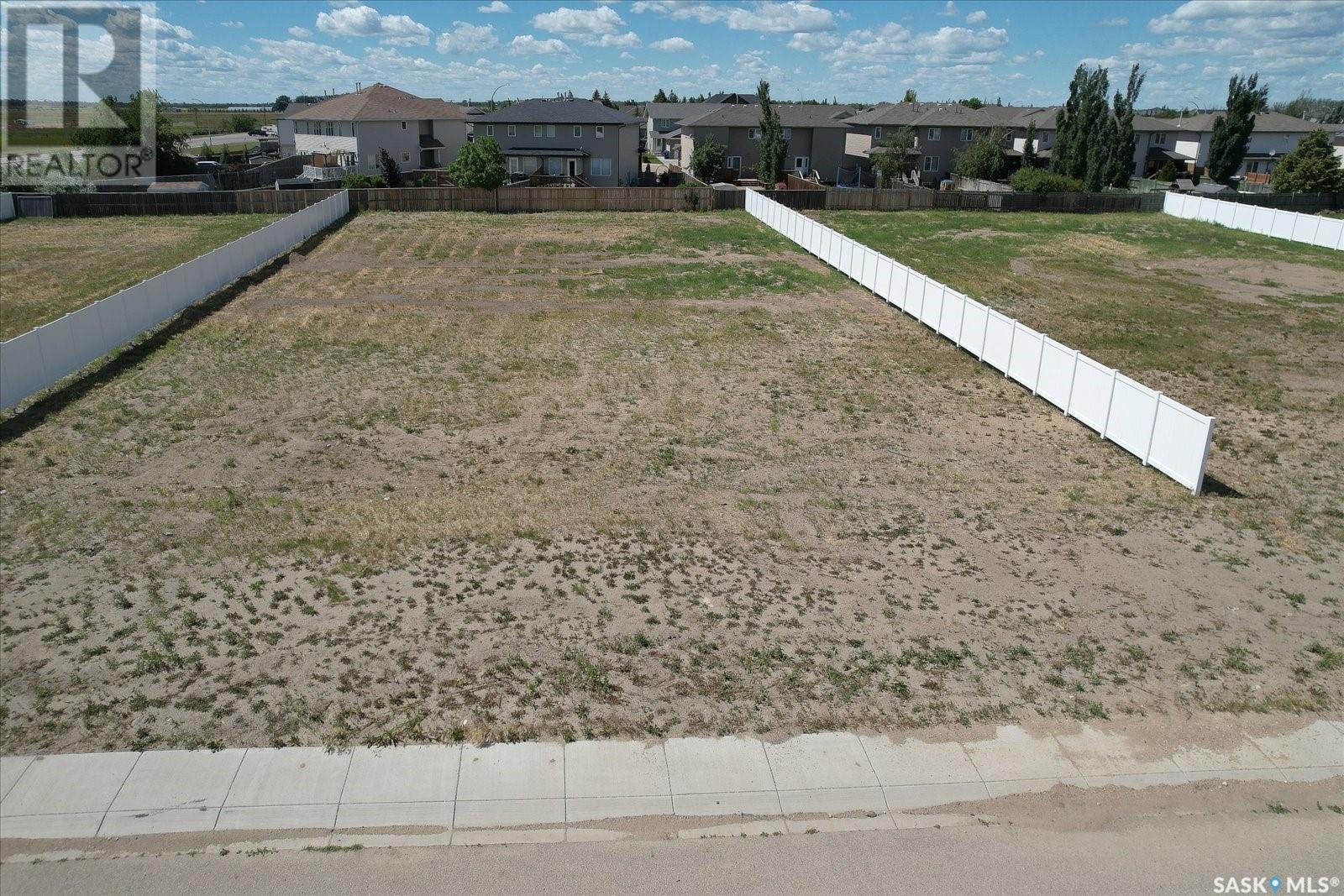5 Loewen Court, Warman, Saskatchewan  S0K 1A0 - Photo 3 - SK952532