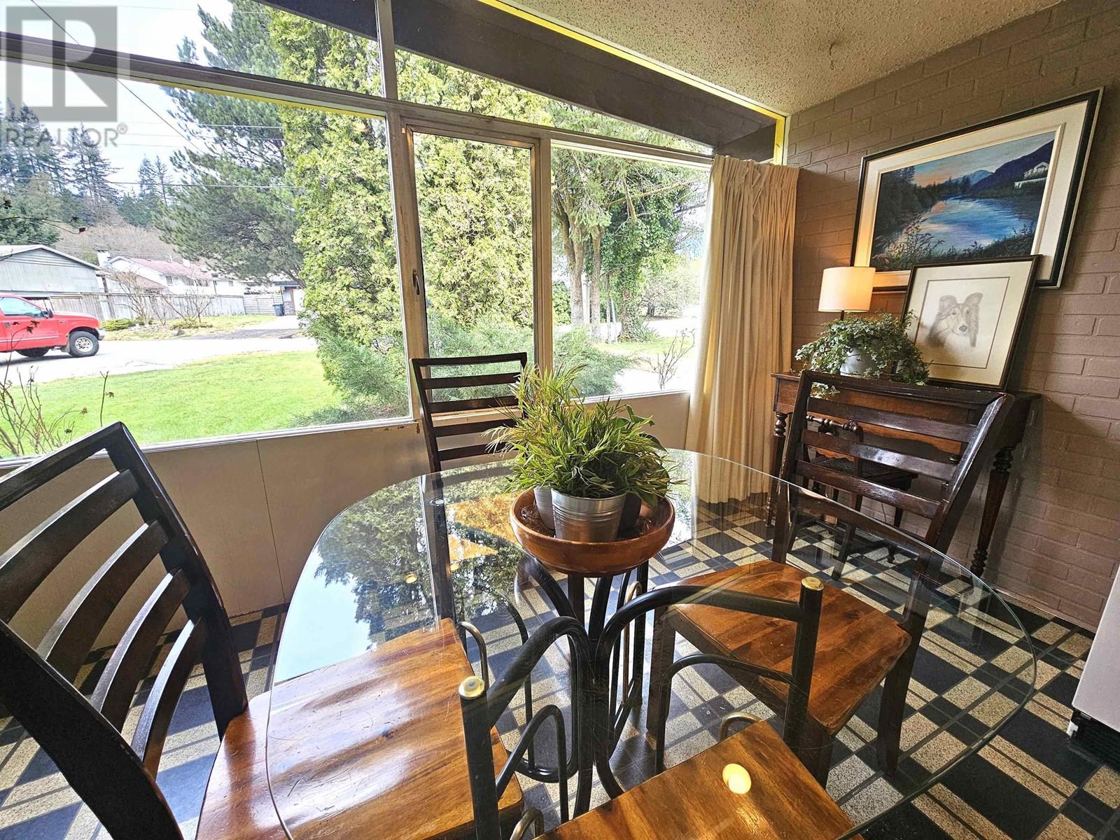 1802 Garden Place, Squamish, British Columbia  V8B 0X5 - Photo 2 - R2862552